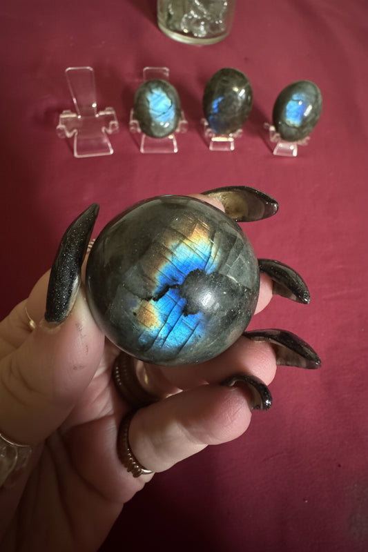 HQ Labradorite Palm Stones