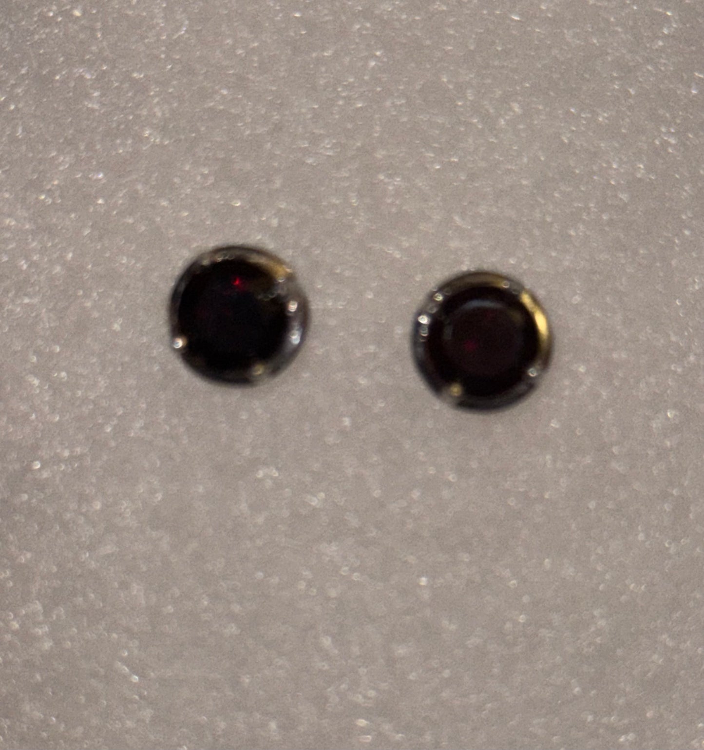 Dark Red Garnet Round s925 Stud Earrings