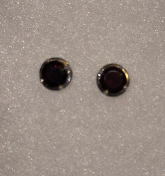 Dark Red Garnet Round s925 Stud Earrings